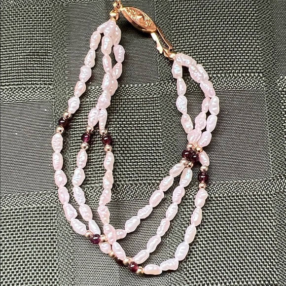 Vintage Fresh Water Pearl Jewelry Set ( includes necklace,bracelet earrings) - Picture 7 of 16